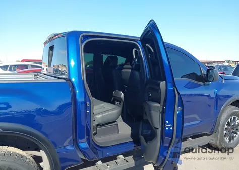 2021 Nissan Titan Pro-4X 4X4 из США, поврежденный, VIN 1N6AA1ED2MN512321
